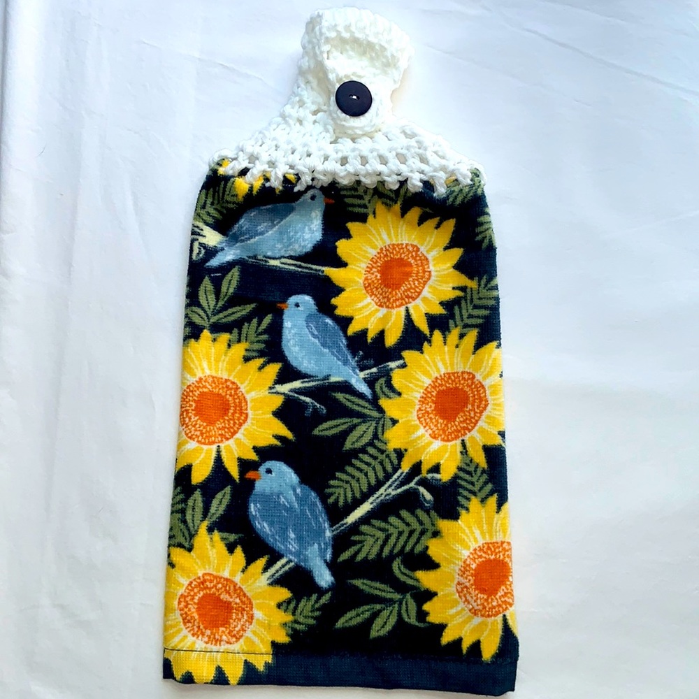 Hand Crafted Crocheted Top Sunflowers Hanging Kitchen or Bathroom Hand Towels - Picture 3 of 7